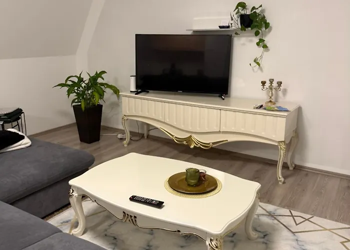 Ueber Den Daechern Von Halle Appartement *